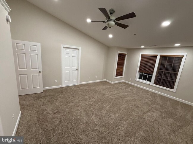 Building Photo - 10526 Abingdon Way