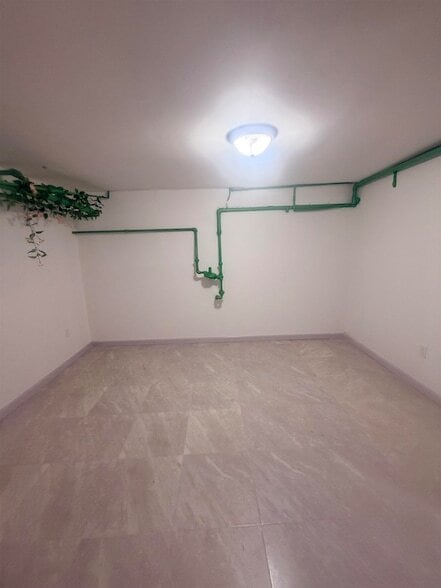 Building Photo - 124 Winfield Ave