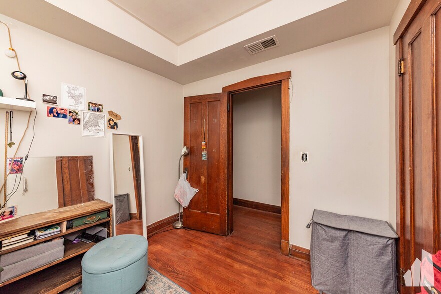 Building Photo - 3310 W Armitage Ave