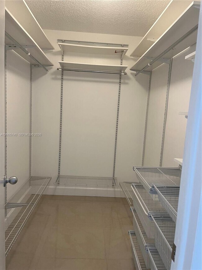 Building Photo - 6661 SW 137th Ct