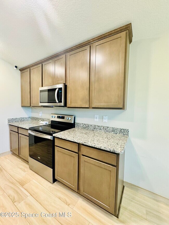 Building Photo - 1066 Dania Cir