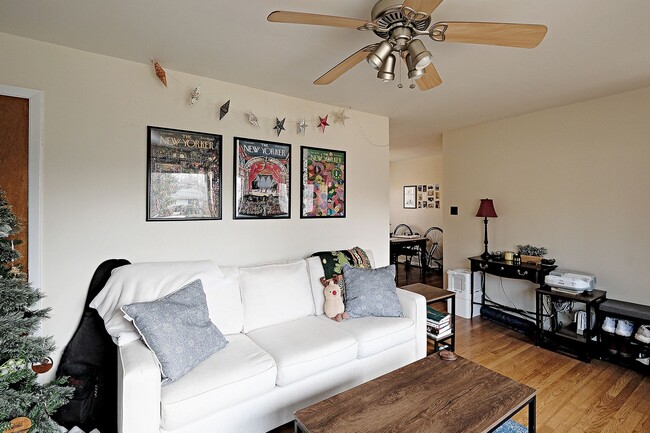 Building Photo - Pet-Friendly Fry's Spring Rental Near UVA