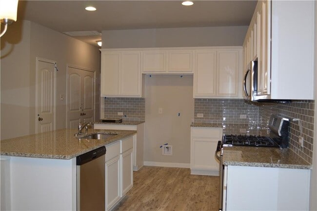 Building Photo - 2800 Bridekirk Dr