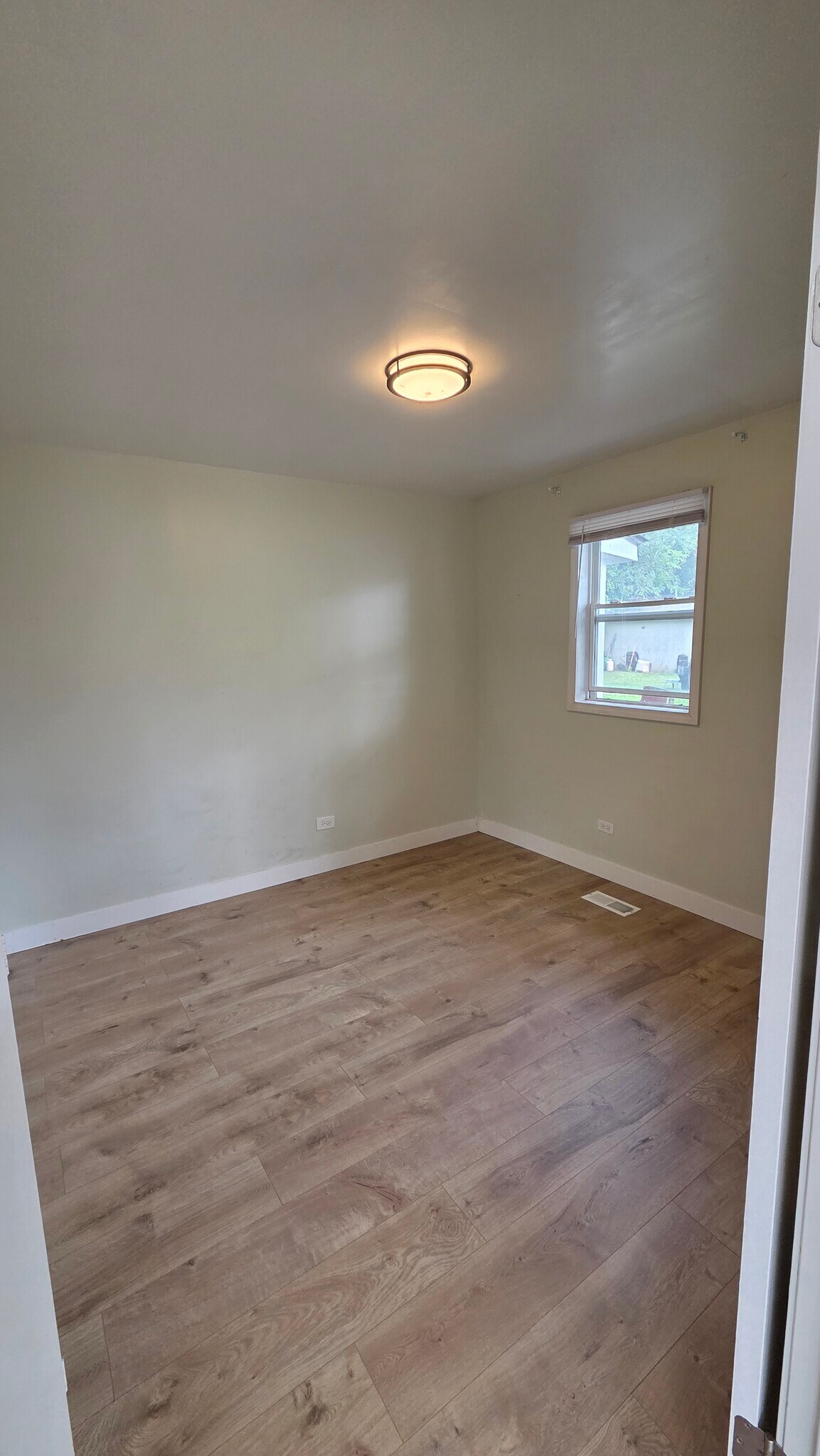 Building Photo - 1355 Thistle Dr