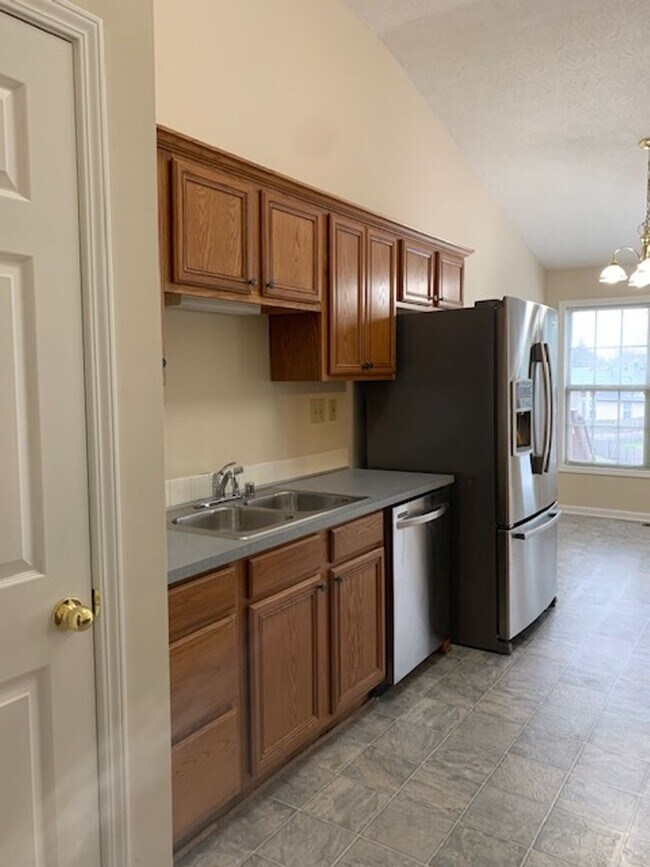 Building Photo - Chilesburg home with full unfinished basem...