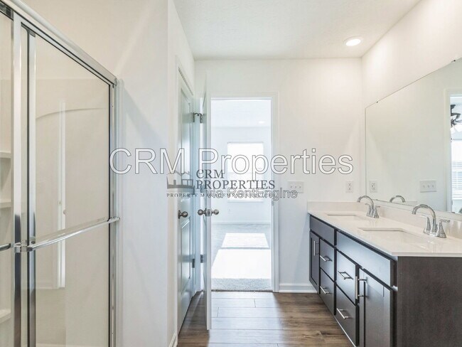 Building Photo - 3489 Briarwick Dr