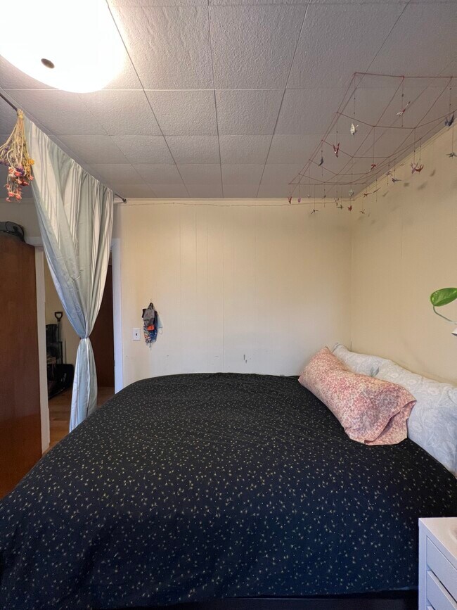 Building Photo - 22 Cameron Ave