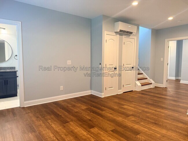 Building Photo - 305 Holly Thorn Trace