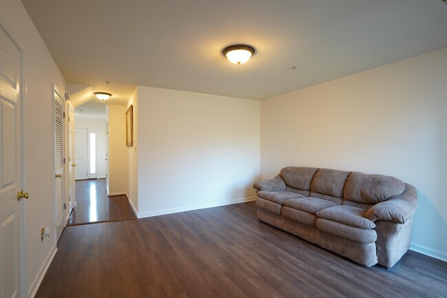 Building Photo - 45715 N Maxine Wy