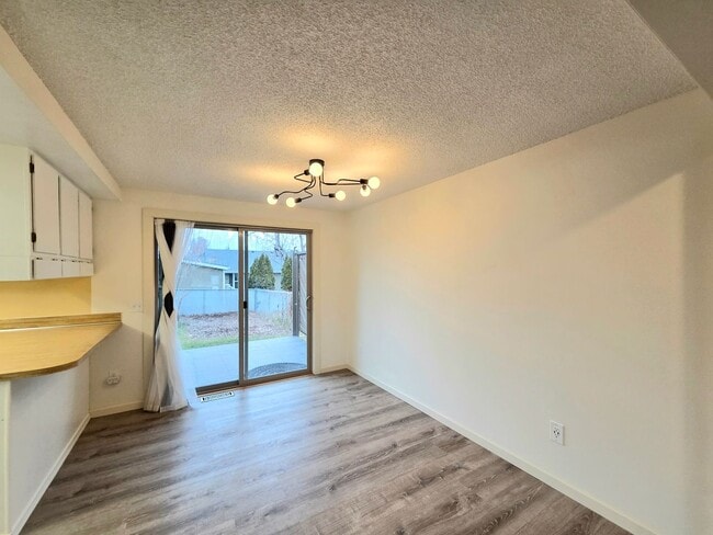 Building Photo - 3-Bedroom Home w/ 2-Car Garage & Fenced-In Backyard!