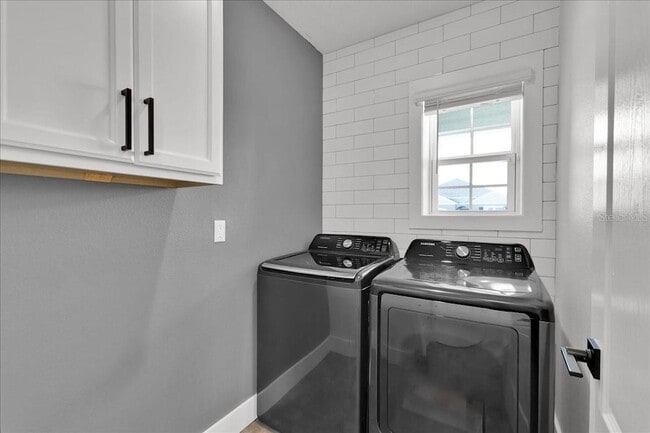 Building Photo - 6763 Grace Hammock Rd