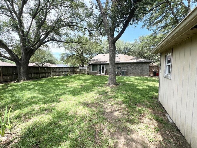 Building Photo - 3215 Keywood Ln