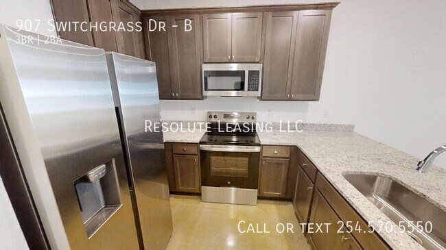 Building Photo - 907 Switchgrass Dr