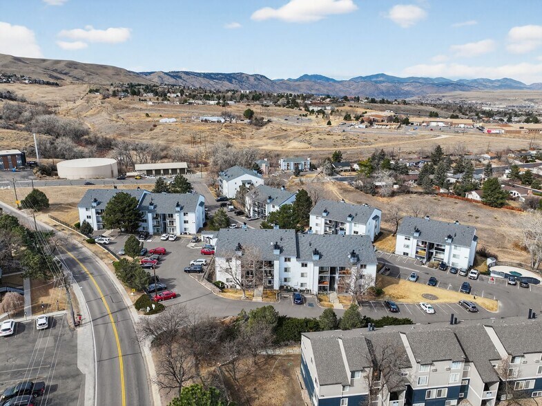 Building Photo - 13085 W Cedar Dr