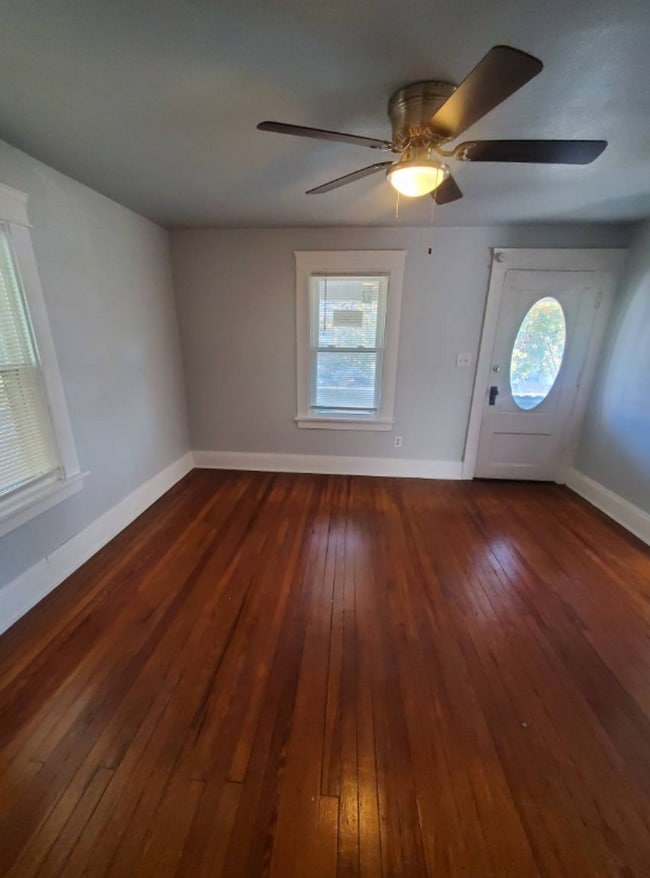 Building Photo - 15815 Parkgrove Ave