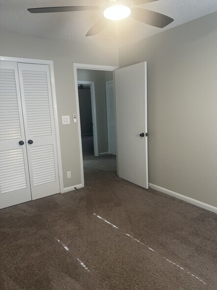 Building Photo - 595 Winding Creek Rd