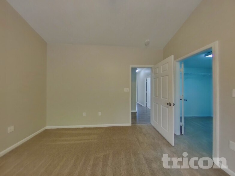 Building Photo - 11901 Harris Pointe Dr