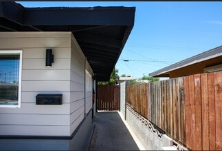 Building Photo - 1125 Tamerack Ave