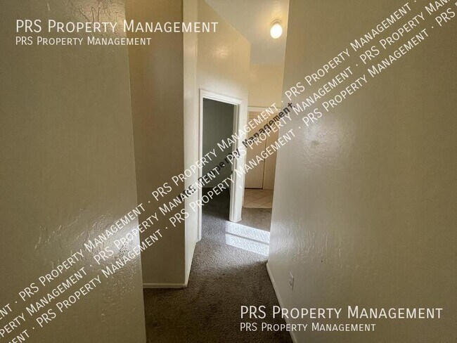 Building Photo - 837 E Glenmere Dr