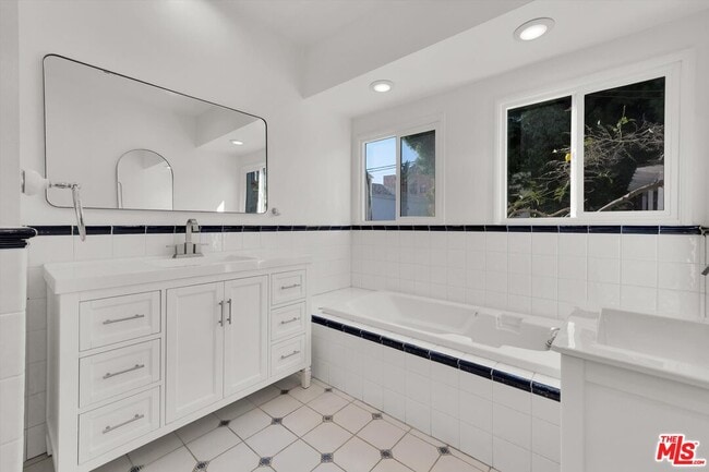 Building Photo - 205 Canon Dr