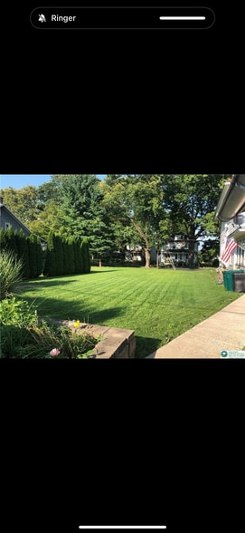 Yard - 523 S Greenwood Ave