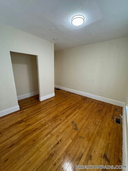 Building Photo - 44 Winship St