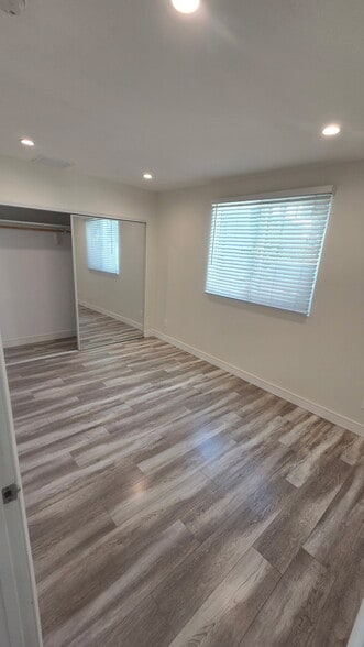 Building Photo - 6724 Simpson Ave