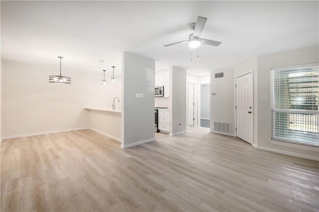 Building Photo - 10616 Mellow Meadow Dr