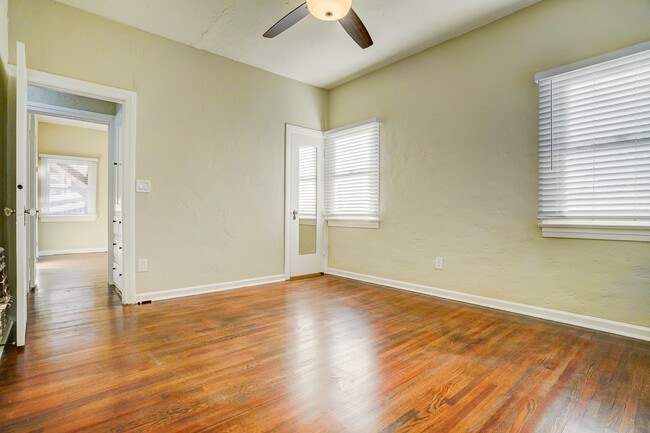 Building Photo - 479 Gaviota Ave