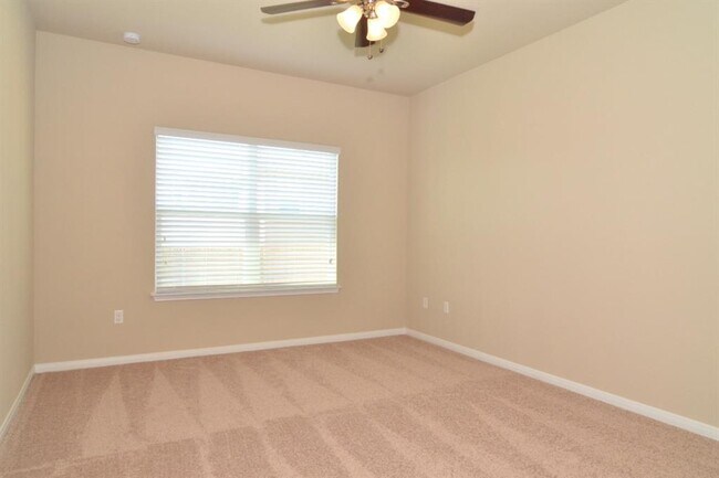 Building Photo - 261 Northern Flicker St