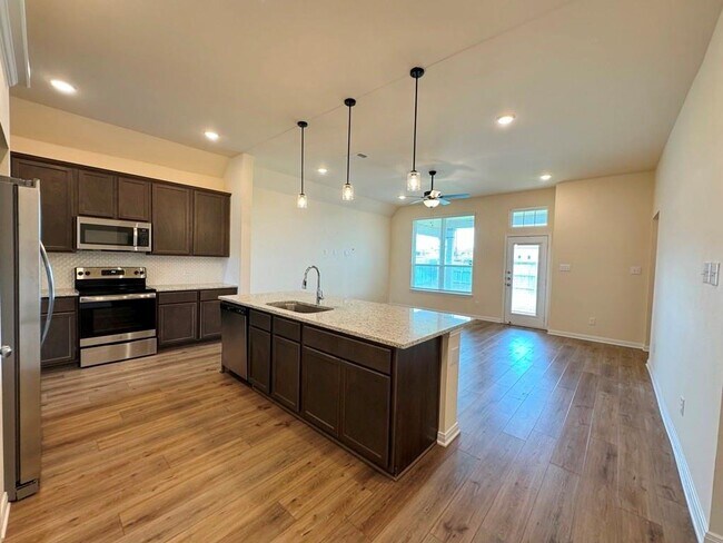 Building Photo - 5115 Leaning Tree