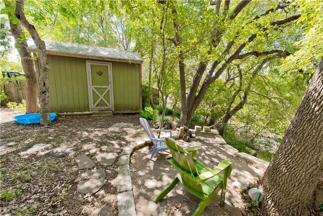 Building Photo - 605 Kingfisher Creek Dr - Nature lovers pa...