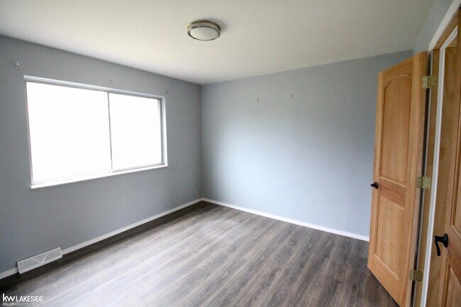 Building Photo - 18672 Beatrice St