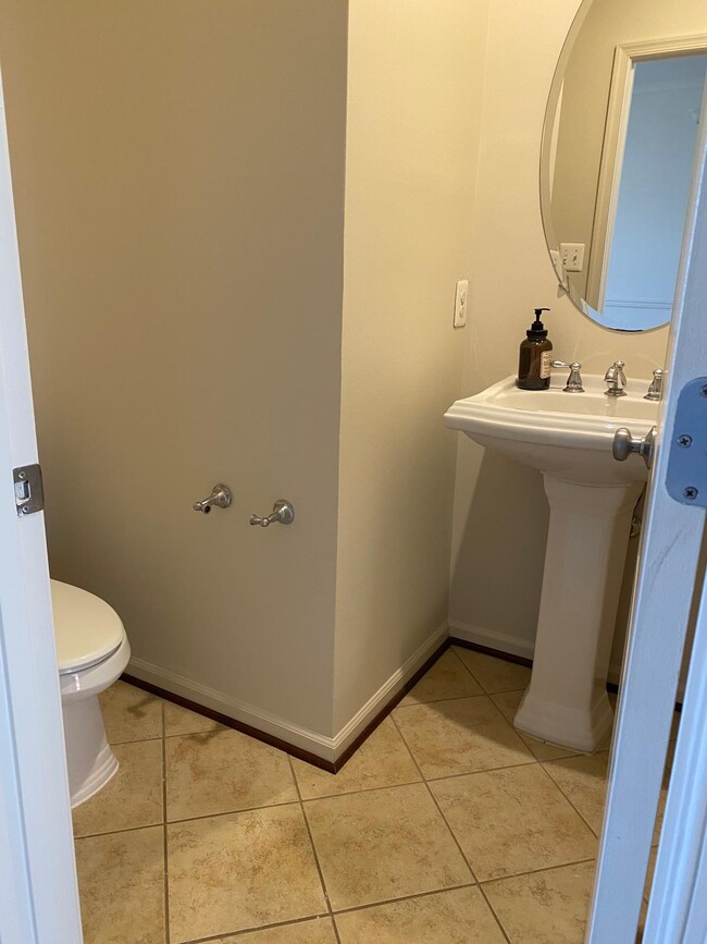 Main level bathroom - 23347 Tradewind Dr