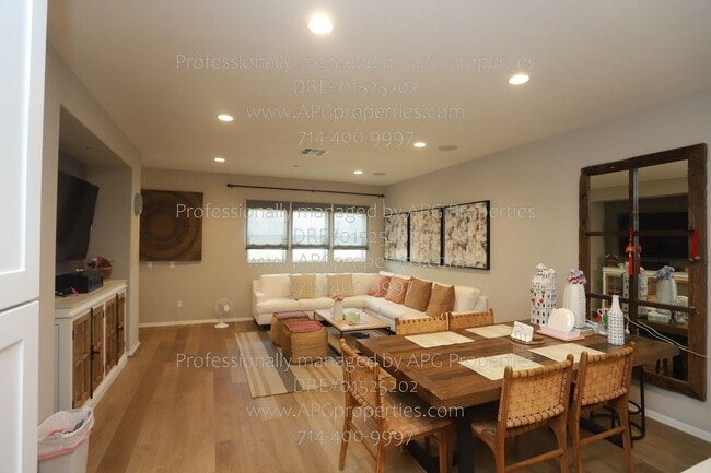 Building Photo - 3320 W Mirano Dr