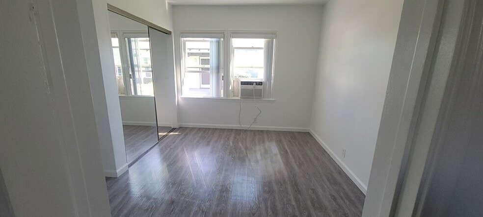 Building Photo - 432 N Glenwood Pl