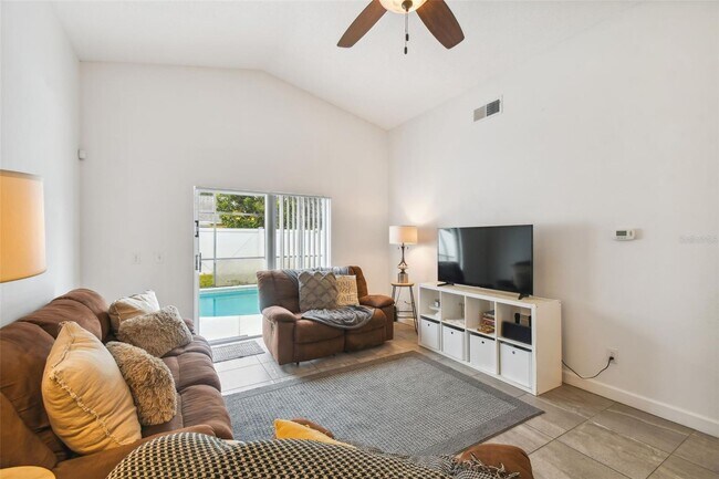 Building Photo - 7819 Turkey Oak Ln