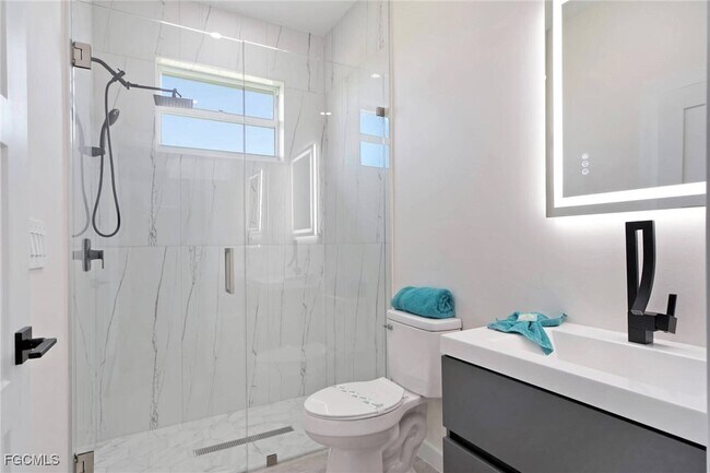 Building Photo - 1426 SE 43rd Terrace