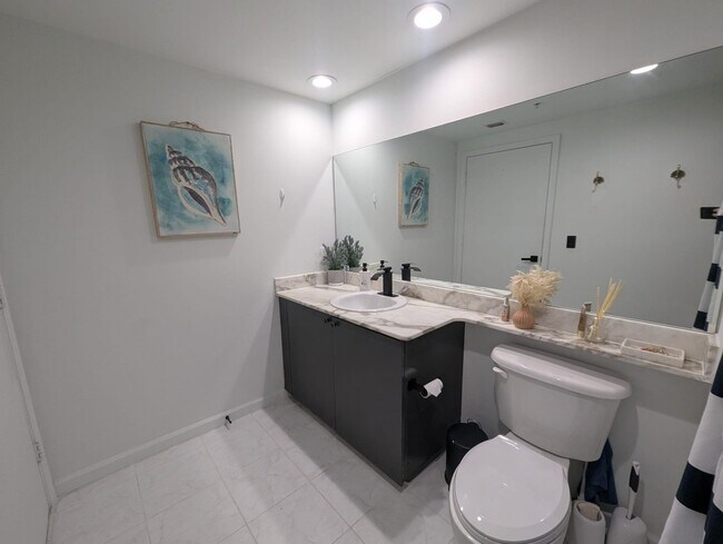 Building Photo - 18800 NE 29th Ave