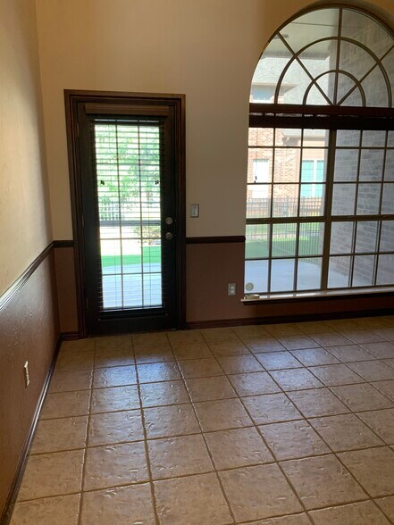 Building Photo - 3201 Meadow Ave