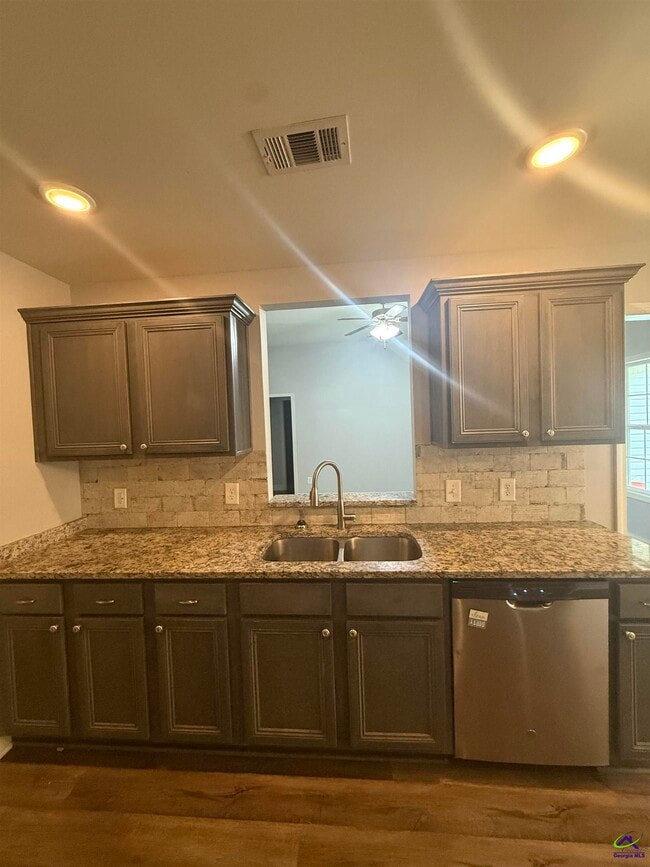 Building Photo - 120 Worchester Cir