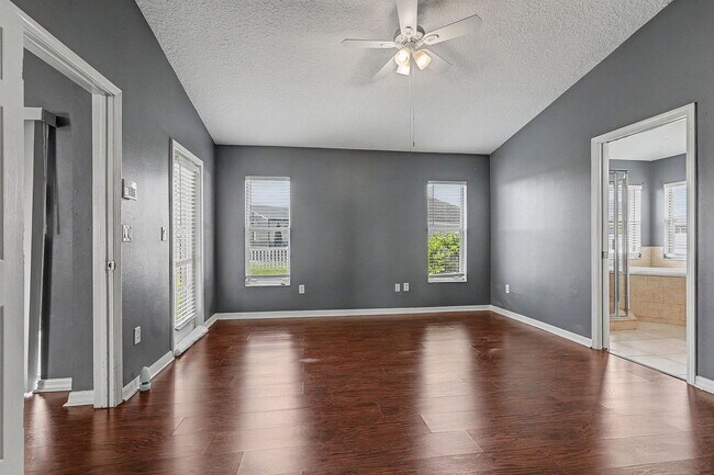 Building Photo - 30936 Baclan Dr