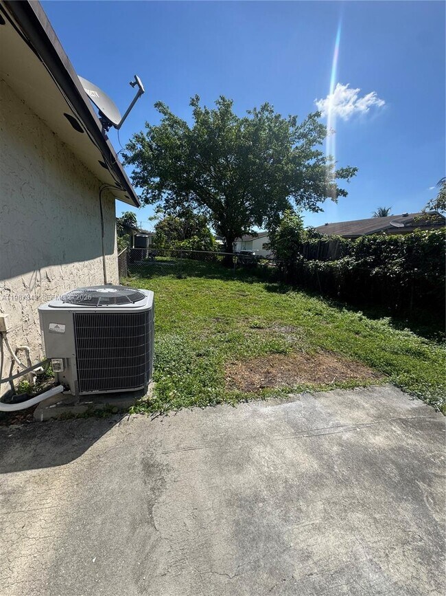 Building Photo - 8160 SW 6th St