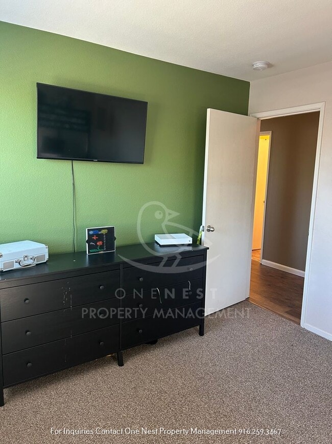 Building Photo - 3 bdrm + Den rental in Plumas Lake!