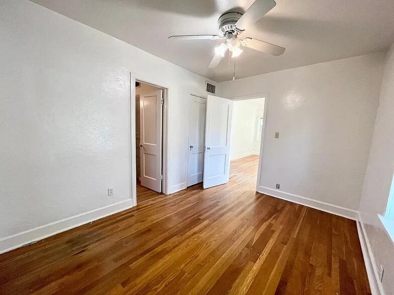Bedroom 1 - 822 E Whitton Ave