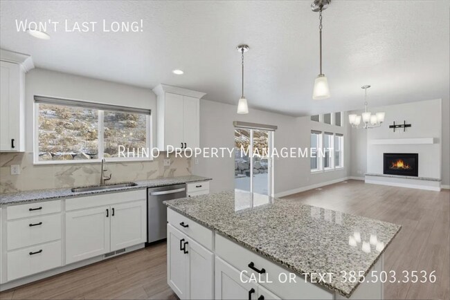 Building Photo - 4452 N Summer View Dr