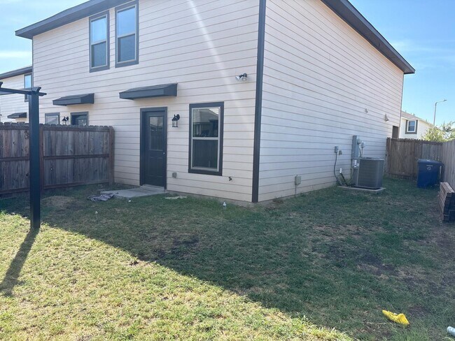 Building Photo - 1834 Port Louisiana Dr