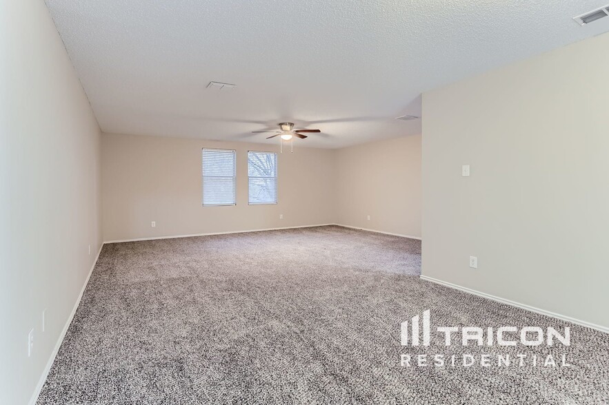 Building Photo - 5421 Pandale Valley Dr