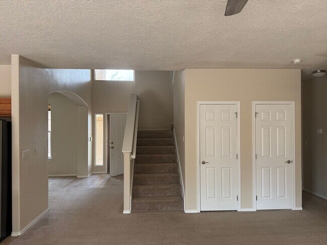 Building Photo - Single Family Home