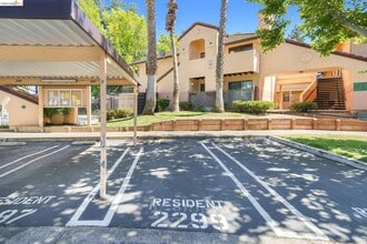 Building Photo - 2283 Renwick Ln